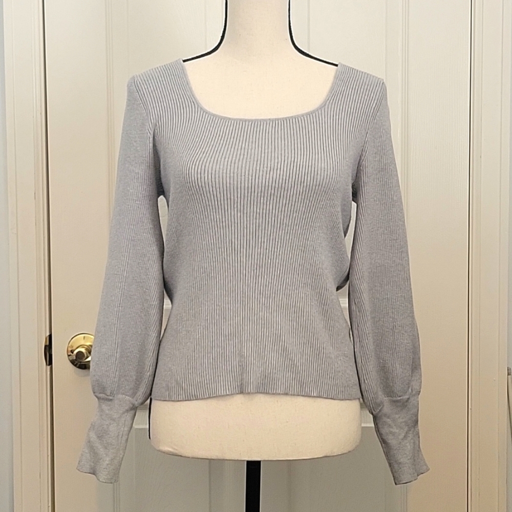 Marled gray ribbed sweater. Size Large.
